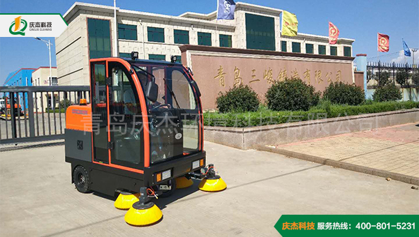 扫地车首选—多功能驾驶式扫地车