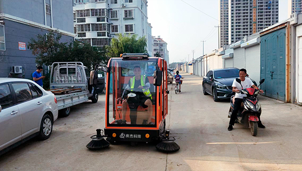 扫地车厂家-吸尘扫地车-市政小区采购庆杰全封闭扫地机